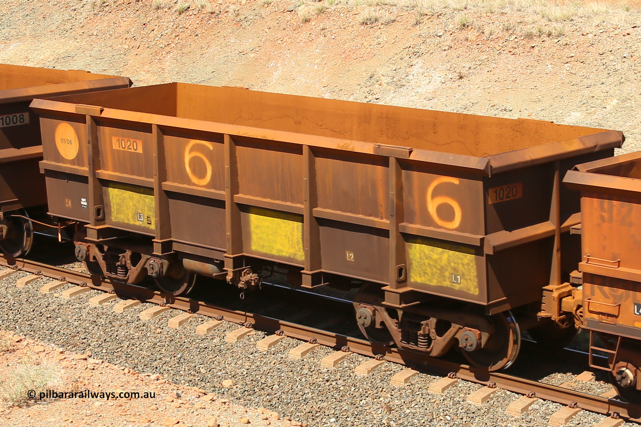 1020 160306 1275
Robe River ore waggon 1020, built by Bradken Rail Qld in January 2006, fixed coupler non-handbrake side empty view at Greenpool on the Cape Lambert line. March 6, 2016.
Keywords: 1020;Bradken-Rail-Qld;Robe-ore-waggon;