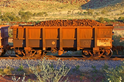 0027 170513 8717
Robe River ore waggon 027, built by Nippon Sharyo Nihon, handbrake side loaded view, Cape Lambert yard, May 13, 2017.
Keywords: 027;Nippon-Sharyo-Nihon;Robe-ore-waggon;