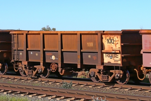 0100 160727 0958
Robe River ore waggon 100, built by Nippon Sharyo Nihon, rotary coupler end handbrake side empty view at Harding Siding on the Cape Lambert line, July 27, 2016.
Keywords: 100;Nippon-Sharyo-Nihon;Robe-ore-waggon;