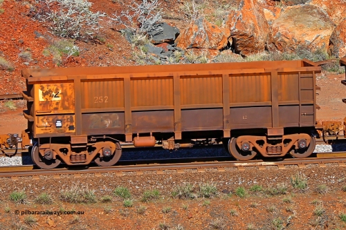 0252 180616 1724
Robe River ore waggon 252, built by Nippon Sharyo Nihon, rotary coupler end non-handbrake side empty view at the 38 km, Harding on the Cape Lambert line, June 16, 2018.
Keywords: 252;Nippon-Sharyo-Nihon;Robe-ore-waggon;