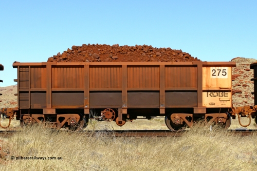 0275 060722 7514
Robe River ore waggon 273, built by Nippon Sharyo Nihon, handbrake side loaded view at the 78.8 km between Western Creek and Maitland on the Deepdale line. July 22, 2006.
Keywords: 275;Nippon-Sharyo-Nihon;Robe-ore-waggon;