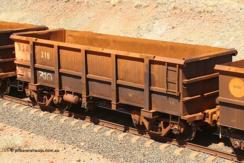 0310 160306 1315
Robe River ore waggon 310, built by Nippon Sharyo Nihon, fixed coupler non-handbrake side empty view at Greenpool on the Cape Lambert line. March 6, 2016.
Keywords: 310;Nippon-Sharyo-Nihon;Robe-ore-waggon;