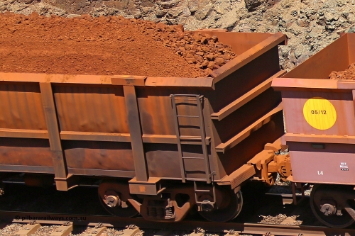 0417 160306 1623
Robe River ore waggon 417, built by Tomlinson Steel WA, fixed coupler non-handbrake side loaded partial view of end, at the 45 km, Harding Siding on the Cape Lambert line. March 6, 2016.
Keywords: 417;Tomlinson-Steel-WA;Robe-ore-waggon;