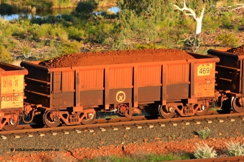 0469 110602 1600
Robe River ore waggon 469, built by Tomlinson Steel WA, fixed coupler handbrake side loaded view at the 71 km, Western Creek on the Deepdale line. June 2, 2011.
Keywords: 469;Tomlinson-Steel-WA;Robe-ore-waggon;