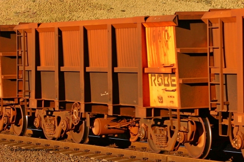 0600 060722 7591
Robe River ore waggon 600, built by Tomlinson Steel WA, rotary coupler end handbrake side empty view, at the 11.7 km, Cape Lambert. July 22, 2006.
Keywords: 600;Tomlinson-Steel-WA;Robe-ore-waggon;