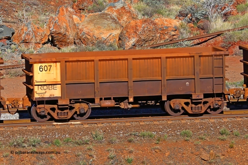 0607 180616 1728
Robe River ore waggon 607, built by Tomlinson Steel WA, rotary coupler end non-handbrake side empty view at the 38 km, Harding on the Cape Lambert line, June 16, 2018.
Keywords: 607;Tomlinson-Steel-WA;Robe-ore-waggon;