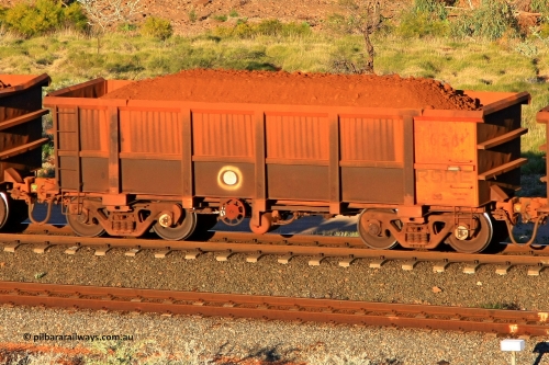 0636 110602 1679
Robe River ore waggon 636, built by Tomlinson Steel WA, rotary coupler end handbrake side loaded view at the 71 km, Western Creek on the Deepdale line. June 2, 2011.
Keywords: 636;Tomlinson-Steel-WA;Robe-ore-waggon;