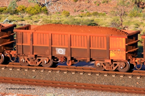 0640 110602 1731
Robe River ore waggon 640, built by Tomlinson Steel WA, rotary coupler end handbrake side loaded view at the 71 km, Western Creek on the Deepdale line. June 2, 2011.
Keywords: 640;Tomlinson-Steel-WA;Robe-ore-waggon;