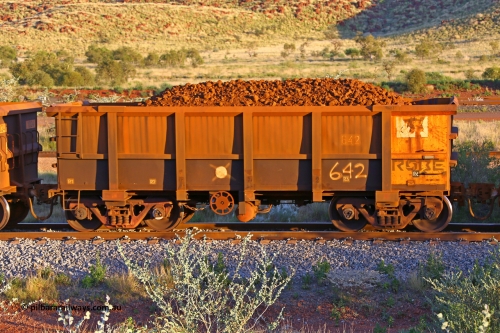 0642 170513 8755
Robe River ore waggon 642, built by Tomlinson Steel WA, handbrake side loaded view, Cape Lambert yard, May 13, 2017.
Keywords: 642;Tomlinson-Steel-WA;Robe-ore-waggon;