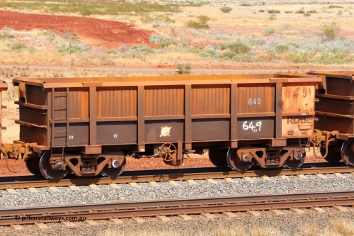 0649 141124 6804
Robe River ore waggon 649, built by Tomlinson Steel WA, fixed coupler handbrake side empty view at the 25 km at Arches Siding on the Cape Lambert line. November 24, 2014.
Keywords: 649;Tomlinson-Steel-WA;Robe-ore-waggon;