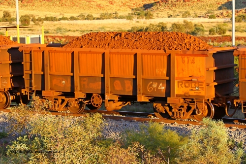 0674 170513 8626
Robe River ore waggon 674, built by Tomlinson Steel WA, rotary coupler end handbrake side loaded view, Cape Lambert yard, May 13, 2017.
Keywords: 674;Tomlinson-Steel-WA;Robe-ore-waggon;