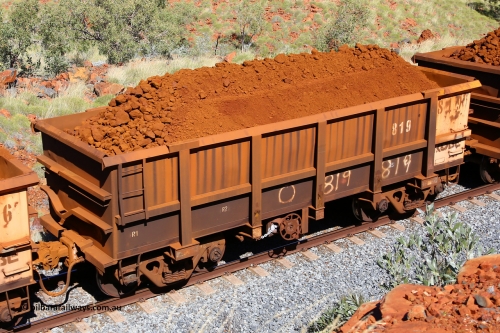 0819 180616 1866
Robe River ore waggon 819, built by Centurion Industries WA, fixed coupler handbrake side loaded view at Maitland Siding on the Deepdale line, June 16, 2018.
Keywords: 819;Centurion-Industries-WA;Robe-ore-waggon;