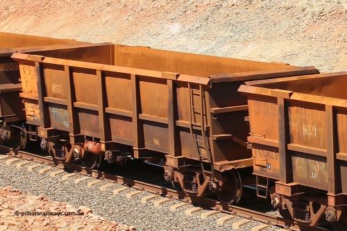 0853 160306 1317
Robe River ore waggon 853, built by Centurion Industries WA, fixed coupler non-handbrake side empty view at Greenpool on the Cape Lambert line. March 6, 2016.
Keywords: 853;Centurion-Industries-WA;Robe-ore-waggon;