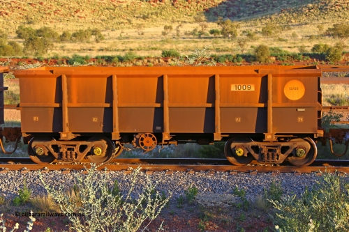 1009 170513 8778
Robe River ore waggon 1009, built by Bradken Rail Qld in December 2005, handbrake side empty view, Cape Lambert yard, May 13, 2017.
Keywords: 1009;Bradken-Rail-Qld;Robe-ore-waggon;
