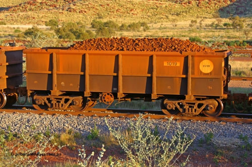 1019 170513 8685
Robe River ore waggon 1019, built by Bradken Rail Qld in January 2006, handbrake side loaded view, Cape Lambert yard, May 13, 2017.
Keywords: 1019;Bradken-Rail-Qld;Robe-ore-waggon;