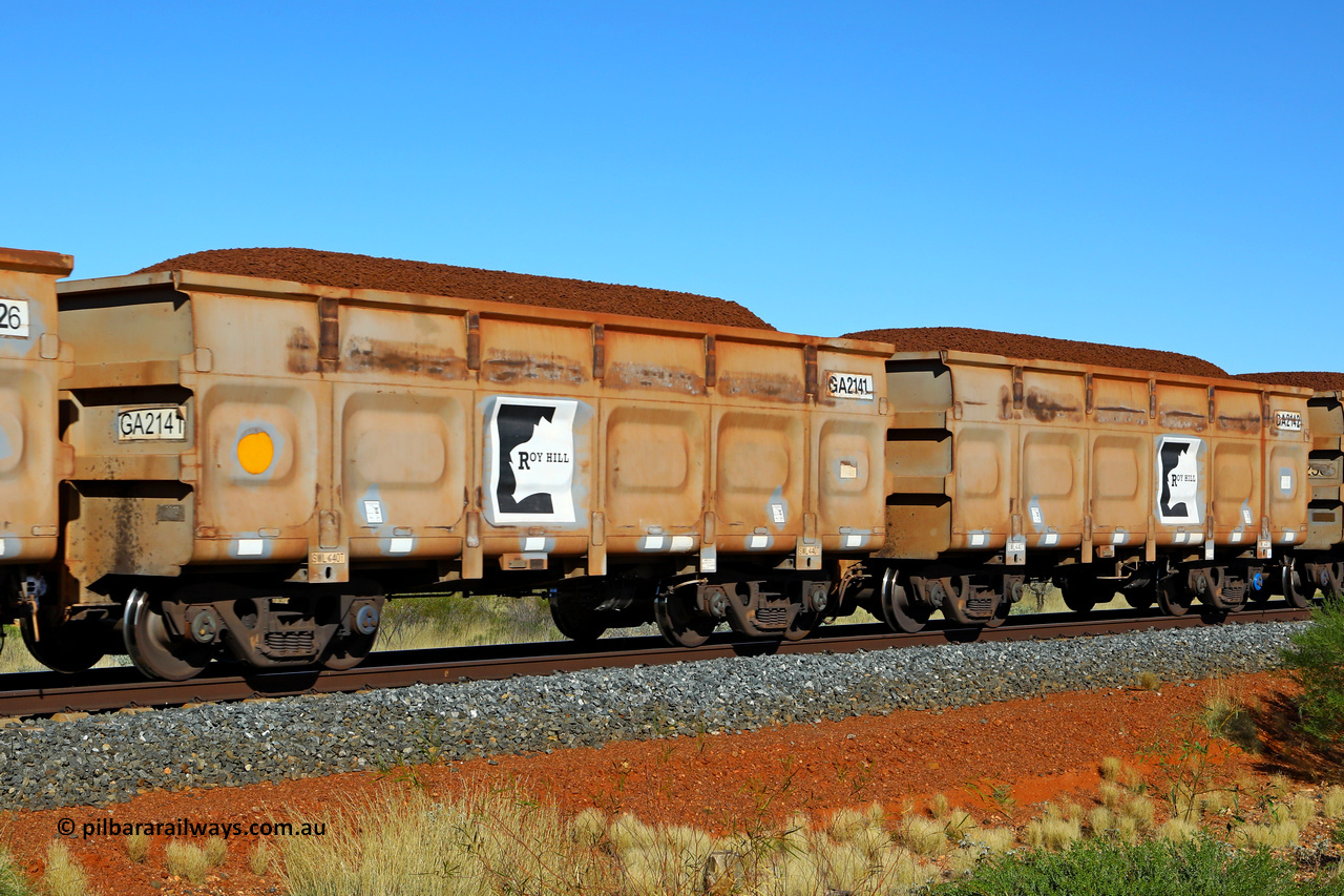 250501 0312
At the 88.448 km, just south of HPPL crossing loop on the Roy Hill line, loaded Roy Hill waggon pair GA 2141 - GA 2142, built in China by CSR Yangtze as an CCK138 model ore waggon. May 1, 2025.
Keywords: GA-type;GA2141-GA2142;CSR-Yangtze;CCK138;