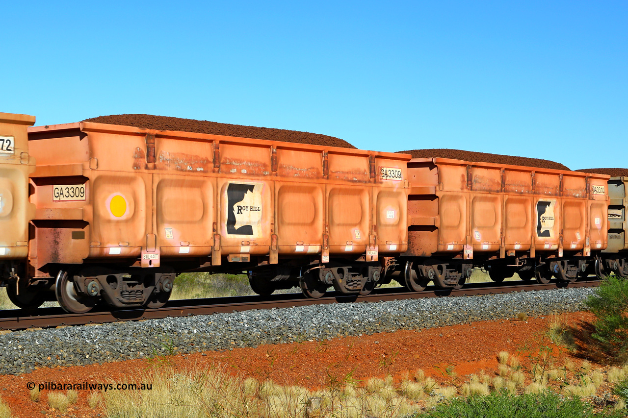 250501 0328
At the 88.448 km, just south of HPPL crossing loop on the Roy Hill line, loaded Roy Hill waggon pair GA 3309 - GA 3310, built in China by CRRC Yangtze as an CCK138 model ore waggon in Breast Cancer Awareness pink livery. May 1, 2025.
Keywords: GA-type;GA3309-GA3310;CRRC-Yangtze;CCK138;