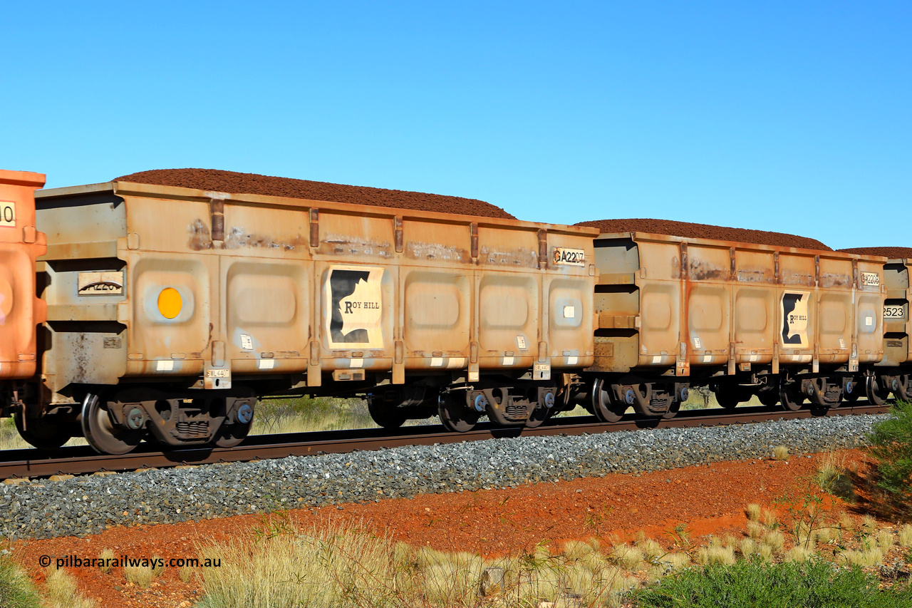 250501 0329
At the 88.448 km, just south of HPPL crossing loop on the Roy Hill line, loaded Roy Hill waggon pair GA 2207 - GA 2208, built in China by CSR Yangtze as an CCK138 model ore waggon. May 1, 2025.
Keywords: GA-type;GA2207-GA2208;CSR-Yangtze;CCK138;