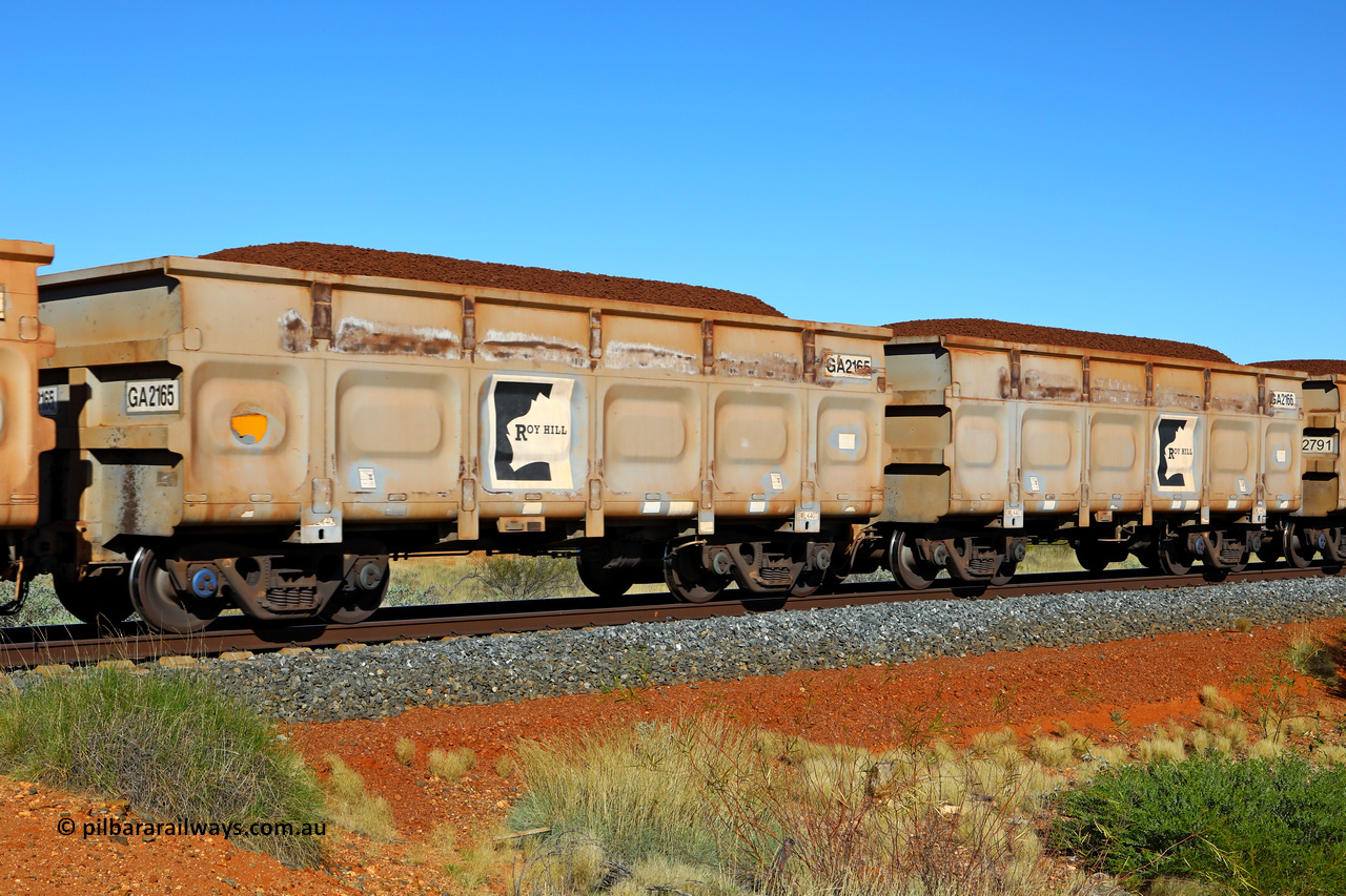 250501 0338
At the 88.448 km, just south of HPPL crossing loop on the Roy Hill line, loaded Roy Hill waggon pair GA 2165 - GA 2166, built in China by CSR Yangtze as an CCK138 model ore waggon. May 1, 2025.
Keywords: GA-type;GA2165-GA2166;CSR-Yangtze;CCK138;