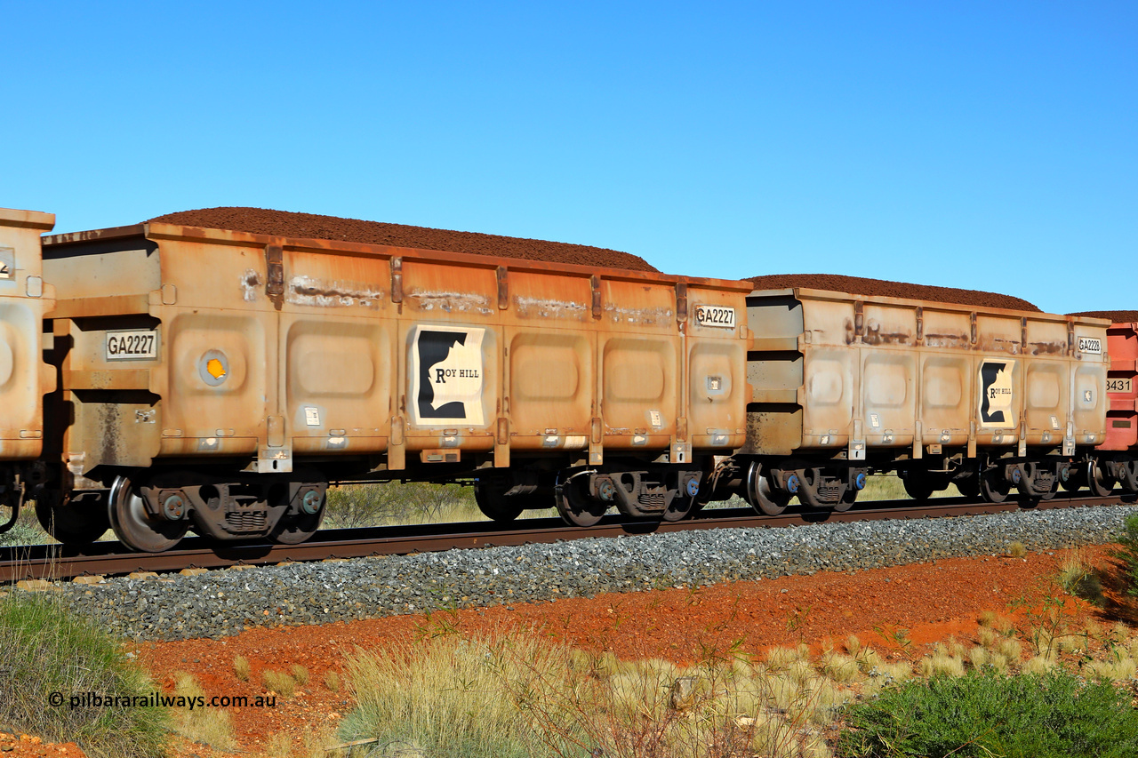 250501 0340
At the 88.448 km, just south of HPPL crossing loop on the Roy Hill line, loaded Roy Hill waggon pair GA 2227 - GA 2228, built in China by CSR Yangtze as an CCK138 model ore waggon. May 1, 2025.
Keywords: GA-type;GA2227-GA2228;CSR-Yangtze;CCK138;