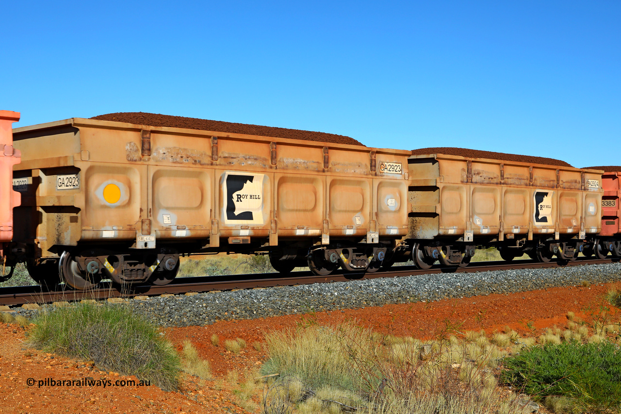 250501 0343
At the 88.448 km, just south of HPPL crossing loop on the Roy Hill line, loaded Roy Hill waggon pair GA 2923 - GA 2924, built in China by CSR Yangtze as an CCK138 model ore waggon. May 1, 2025.
Keywords: GA-type;GA2923-GA2924;CSR-Yangtze;CCK138;