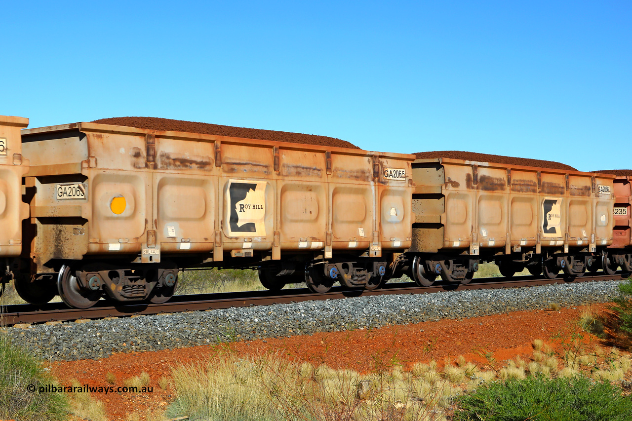 250501 0349
At the 88.448 km, just south of HPPL crossing loop on the Roy Hill line, loaded Roy Hill waggon pair GA 2065 - GA 2066, built in China by CSR Yangtze as an CCK138 model ore waggon. May 1, 2025.
Keywords: GA-type;GA2065-GA2066;CSR-Yangtze;CCK138;
