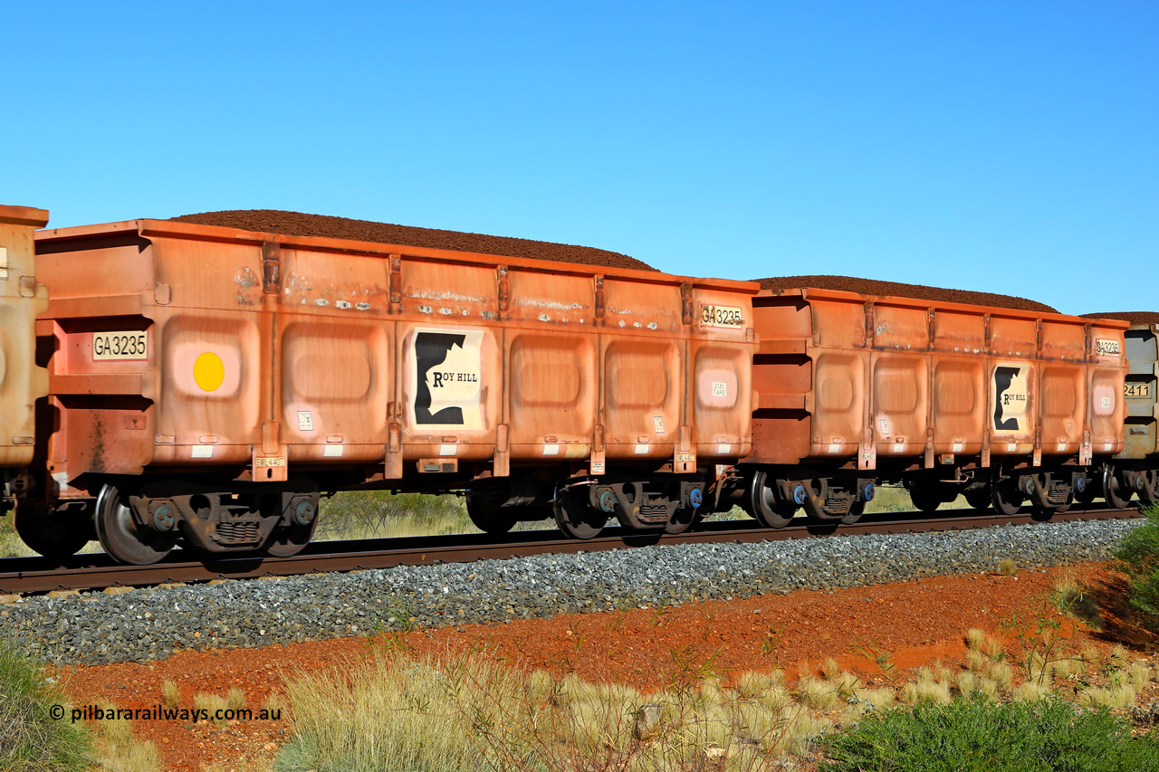 250501 0350
At the 88.448 km, just south of HPPL crossing loop on the Roy Hill line, loaded Roy Hill waggon pair GA 3235 - GA 3236, built in China by CRRC Yangtze as an CCK138 model ore waggon in Breast Cancer Awareness pink livery. May 1, 2025.
Keywords: GA-type;GA3235-GA3236;CRRC-Yangtze;CCK138;