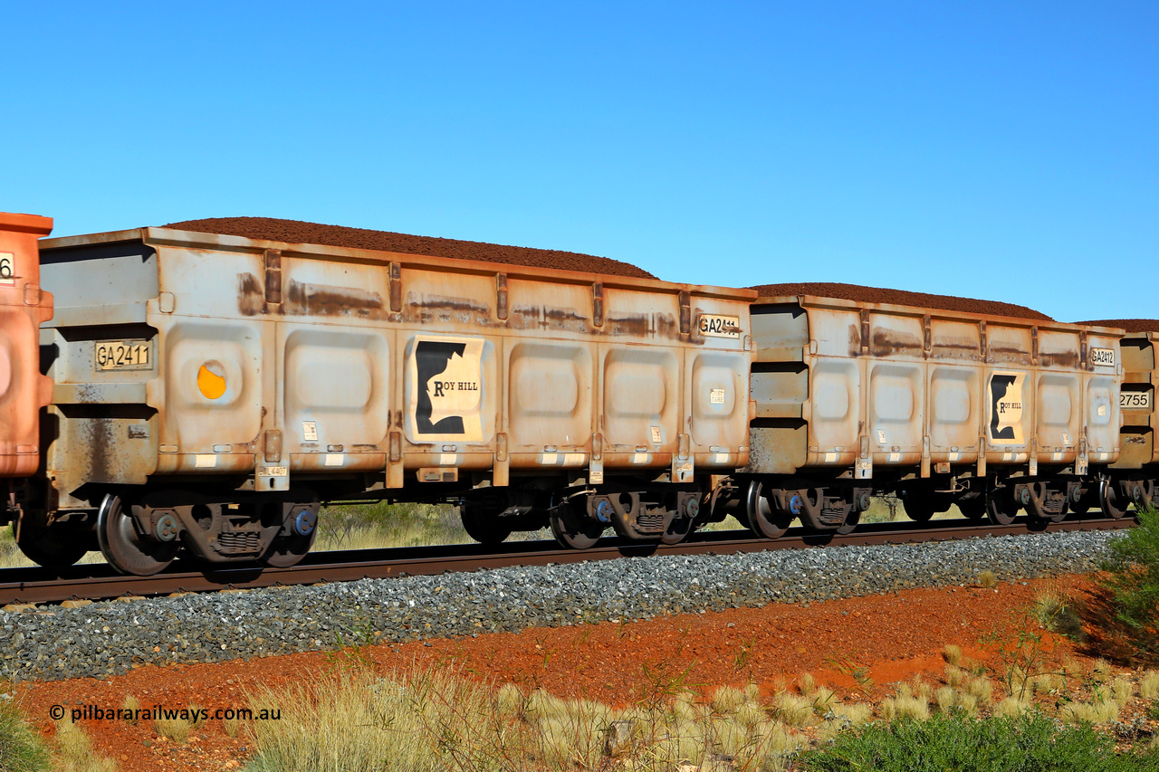 250501 0351
At the 88.448 km, just south of HPPL crossing loop on the Roy Hill line, loaded Roy Hill waggon pair GA 2411 - GA 2412, built in China by CSR Yangtze as an CCK138 model ore waggon. May 1, 2025.
Keywords: GA-type;GA2411-GA2412;CSR-Yangtze;CCK138;