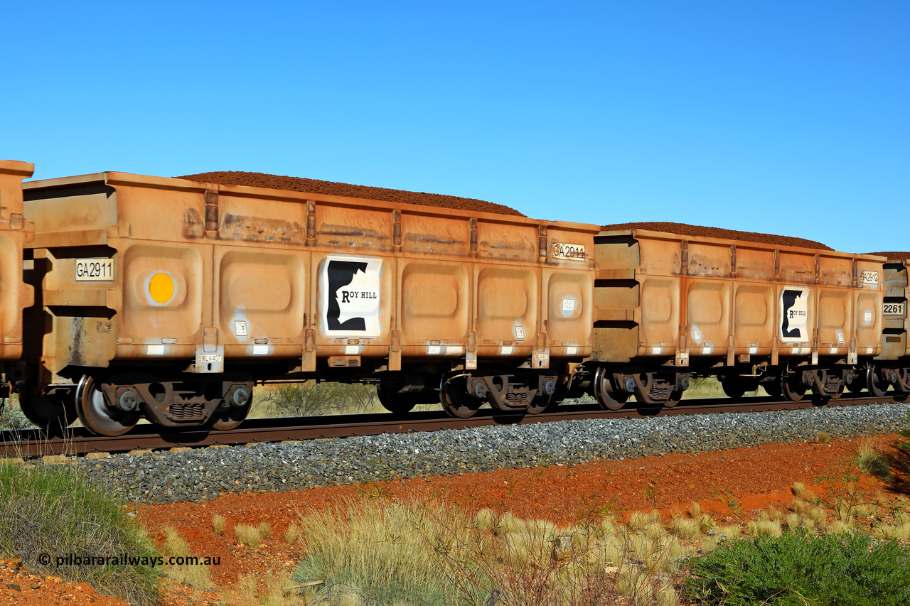 250501 0379
At the 88.448 km, just south of HPPL crossing loop on the Roy Hill line, loaded Roy Hill waggon pair GA 2911 - GA 2912, built in China by CSR Yangtze as an CCK138 model ore waggon. May 1, 2025.
Keywords: GA-type;GA2911-GA2912;CSR-Yangtze;CCK138;