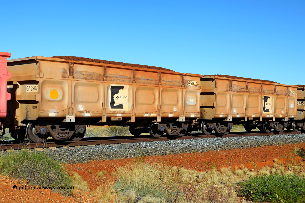 250501 0417
At the 88.448 km, just south of HPPL crossing loop on the Roy Hill line, loaded Roy Hill waggon pair GA 2907 - GA 2908, built in China by CSR Yangtze as an CCK138 model ore waggon. May 1, 2025.
Keywords: GA-type;GA2907-GA2908;CSR-Yangtze;CCK138