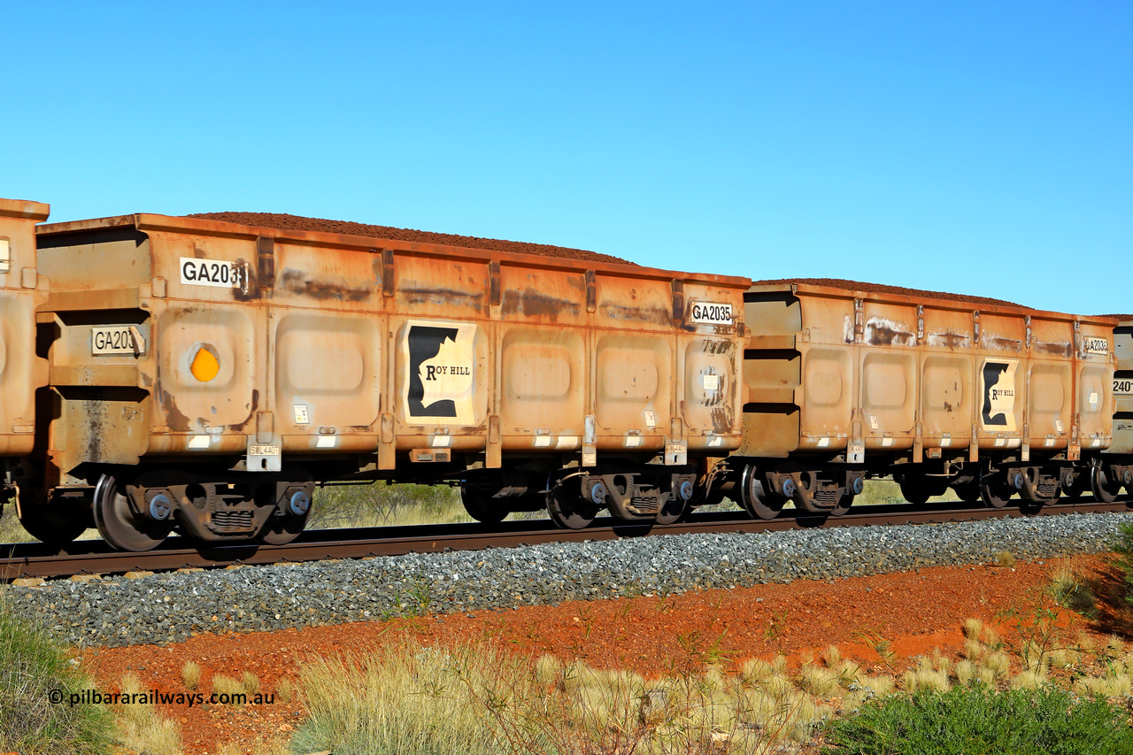 250501 0422
At the 88.448 km, just south of HPPL crossing loop on the Roy Hill line, loaded Roy Hill waggon pair GA 2035 - GA 2036, built in China by CSR Yangtze as an CCK138 model ore waggon. May 1, 2025.
Keywords: GA-type;GA2035-GA2036;CSR-Yangtze;CCK138