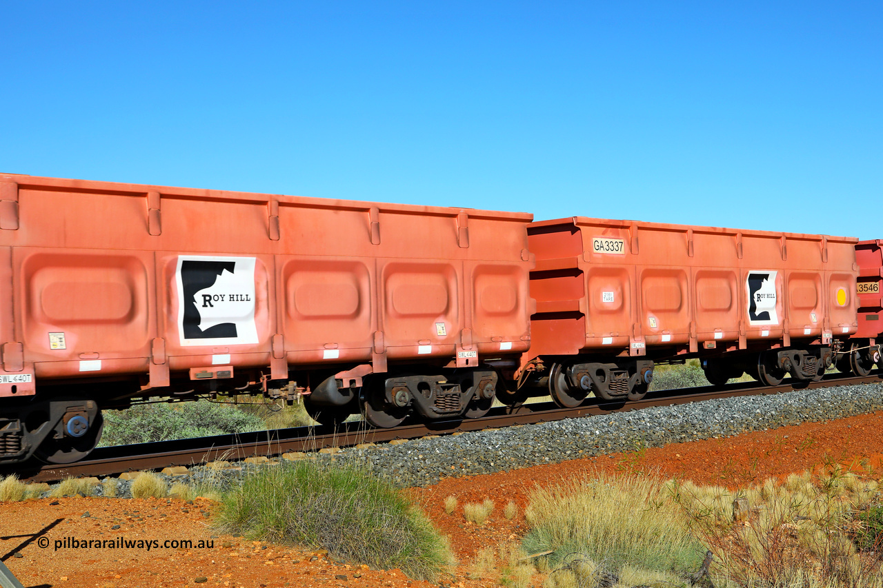 250501 0442
At the 88.448 km, just south of HPPL crossing loop on the Roy Hill line, empty Roy Hill waggon pair GA 3337 - GA 3338, built in China by CRRC Yangtze as an CCK138 model ore waggon in Breast Cancer Awareness pink livery. May 1, 2025.
Keywords: GA-type;GA3337-GA3338;CRRC-Yangtze;CCK138;