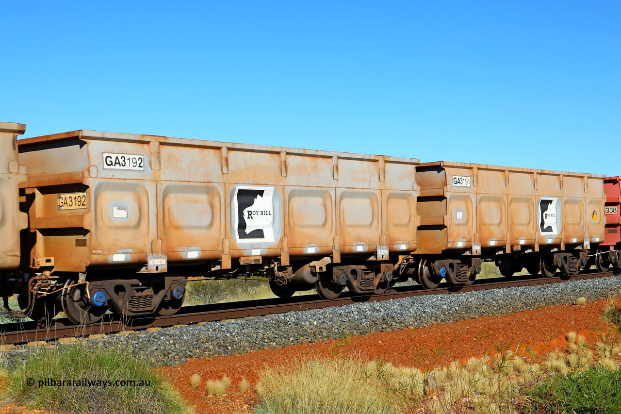 250501 0443
At the 88.448 km, just south of HPPL crossing loop on the Roy Hill line, empty Roy Hill waggon pair GA 3191 - GA 3192, built in China by CSR Yangtze as an CCK138 model ore waggon. May 1, 2025.
Keywords: GA-type;GA3191-GA3192;CSR-Yangtze;CCK138;