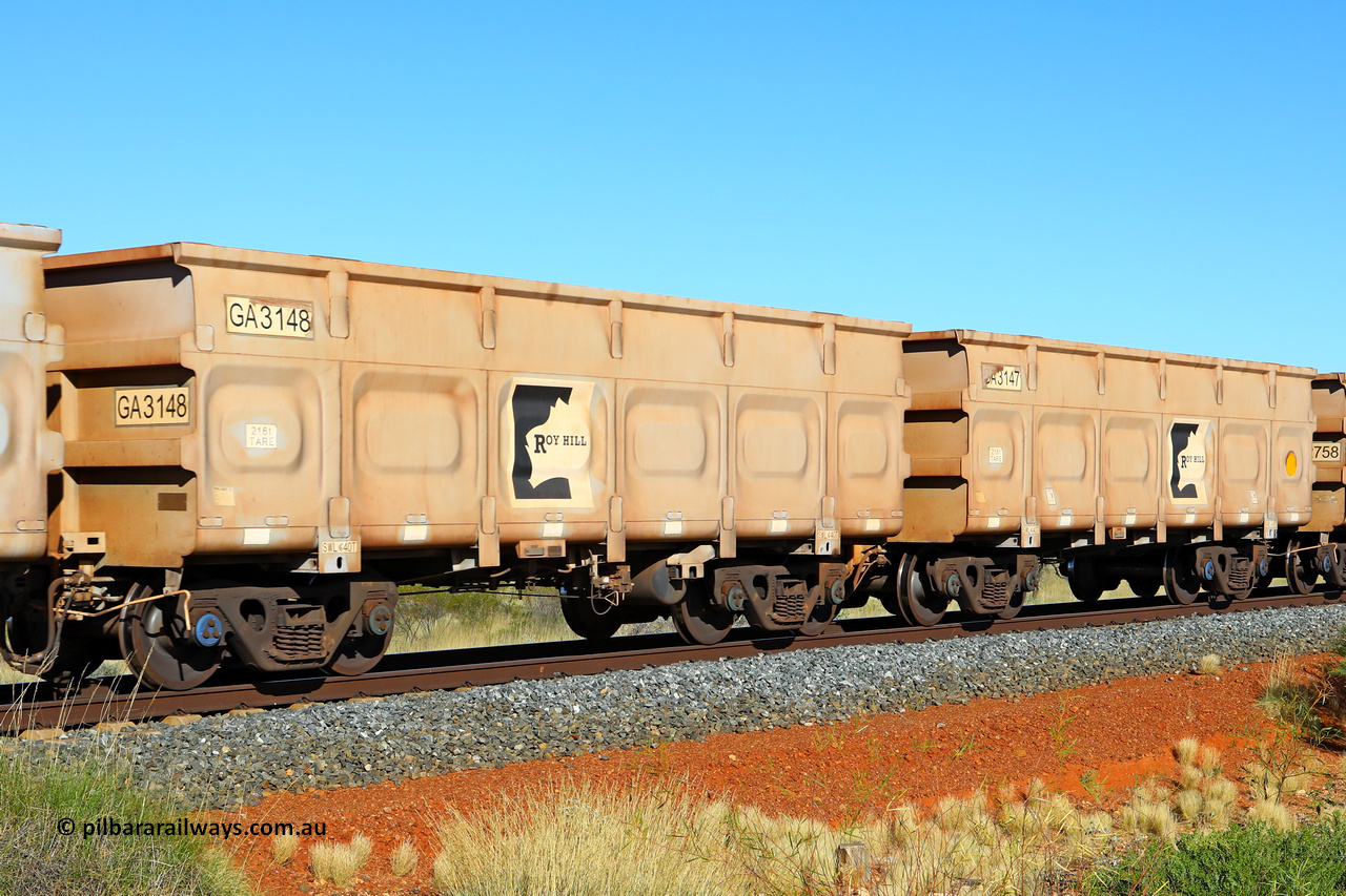 250501 0487
At the 88.448 km, just south of HPPL crossing loop on the Roy Hill line, empty Roy Hill waggon pair GA 3147 - GA 3148, built in China by CSR Yangtze as an CCK138 model ore waggon. May 1, 2025.
Keywords: GA-type;GA3147-GA3148;CSR-Yangtze;CCK138