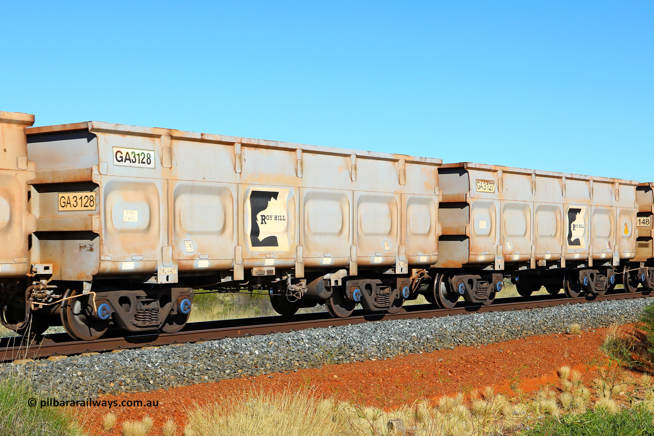 250501 0488
At the 88.448 km, just south of HPPL crossing loop on the Roy Hill line, empty Roy Hill waggon pair GA 3127 - GA 3128, built in China by CSR Yangtze as an CCK138 model ore waggon. May 1, 2025.
Keywords: GA-type;GA3127-GA3128;CSR-Yangtze;CCK138