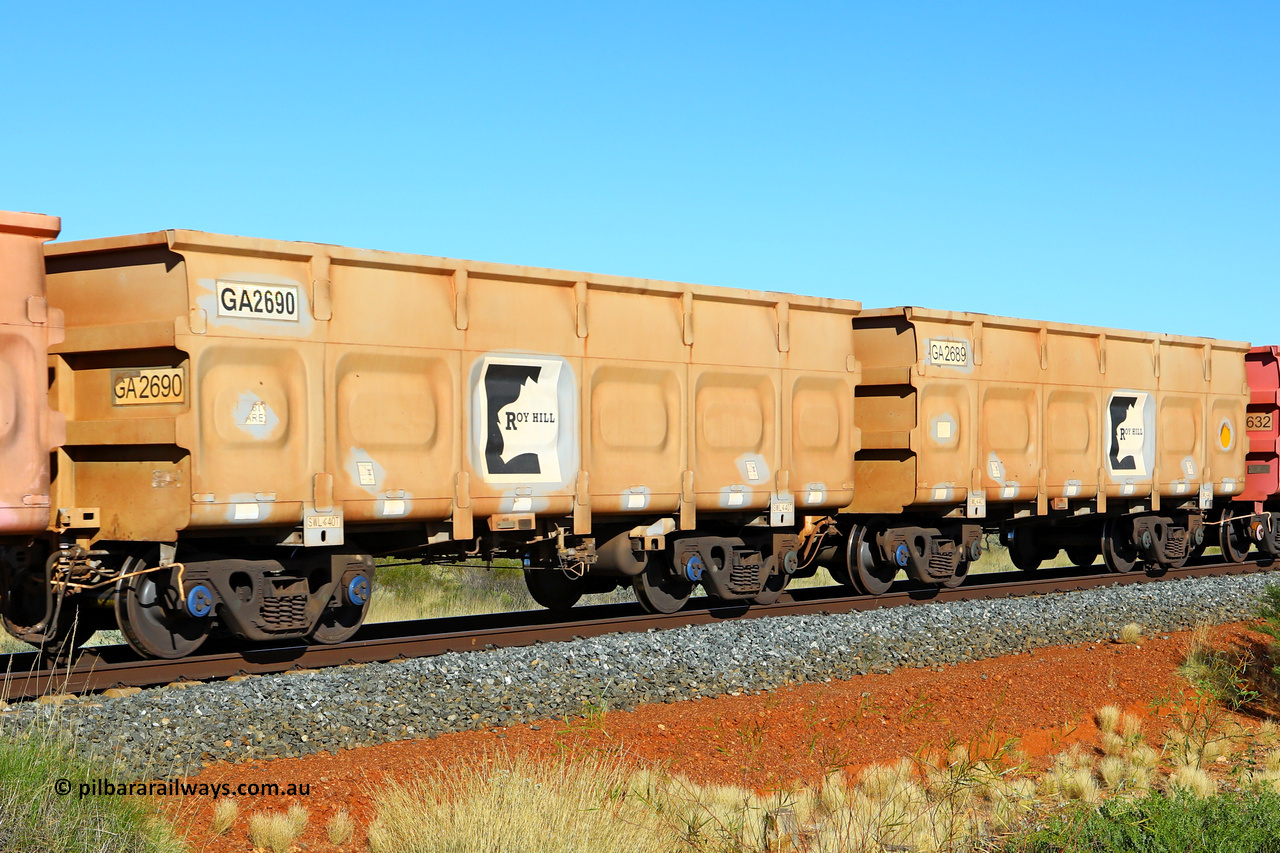 250501 0514
At the 88.448 km, just south of HPPL crossing loop on the Roy Hill line, empty Roy Hill waggon pair GA 2689 - GA 2690, built in China by CSR Yangtze as an CCK138 model ore waggon. May 1, 2025.
Keywords: GA-type;GA2689-GA2690;CSR-Yangtze;CCK138;