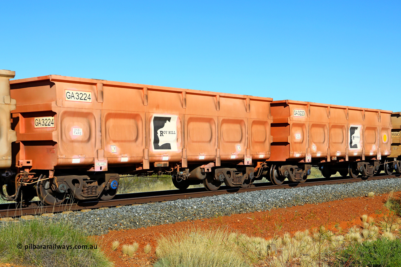 250501 0515
At the 88.448 km, just south of HPPL crossing loop on the Roy Hill line, empty Roy Hill waggon pair GA 3223 - GA 3224, built in China by CRRC Yangtze as an CCK138 model ore waggon in Breast Cancer Awareness pink livery. May 1, 2025
Keywords: GA-type;GA3223-GA3224;CRRC-Yangtze;CCK138;