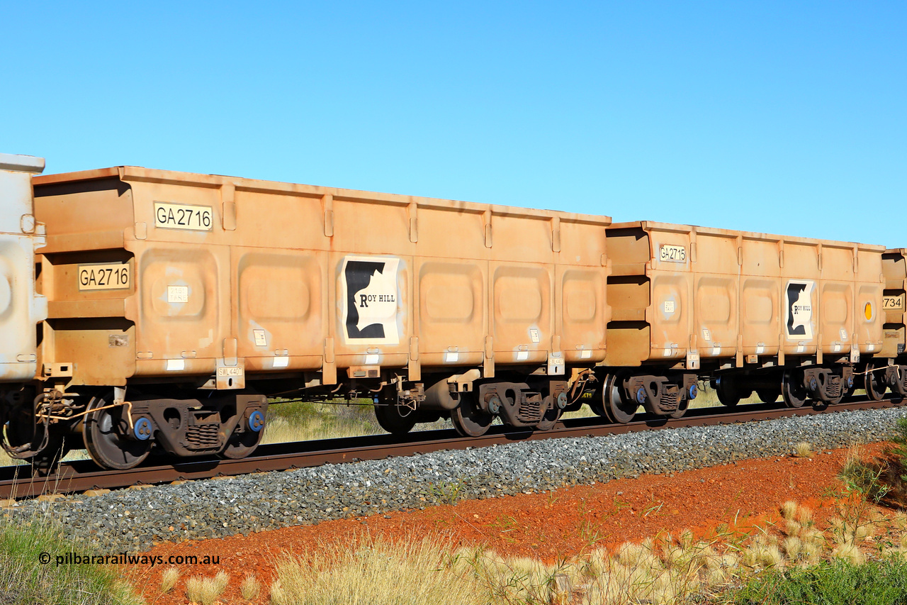 250501 0521
At the 88.448 km, just south of HPPL crossing loop on the Roy Hill line, empty Roy Hill waggon pair GA 2715 - GA 2716, built in China by CSR Yangtze as an CCK138 model ore waggon. May 1, 2025.
Keywords: GA-type;GA2715-GA2716;CSR-Yangtze;CCK138;