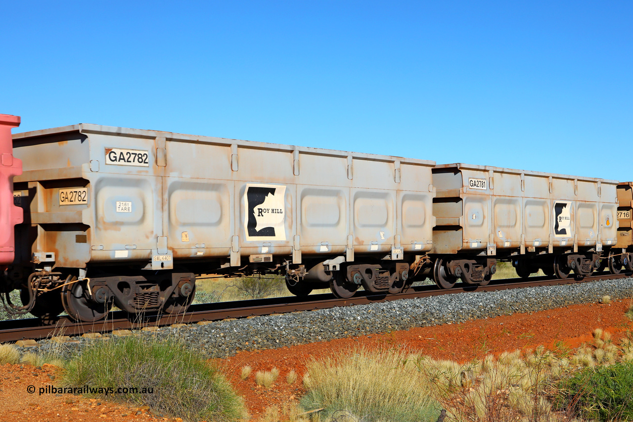 250501 0522
At the 88.448 km, just south of HPPL crossing loop on the Roy Hill line, empty Roy Hill waggon pair GA 2781 - GA 2782, built in China by CSR Yangtze as an CCK138 model ore waggon. May 1, 2025.
Keywords: GA-type;GA2781-GA2782;CSR-Yangtze;CCK138;