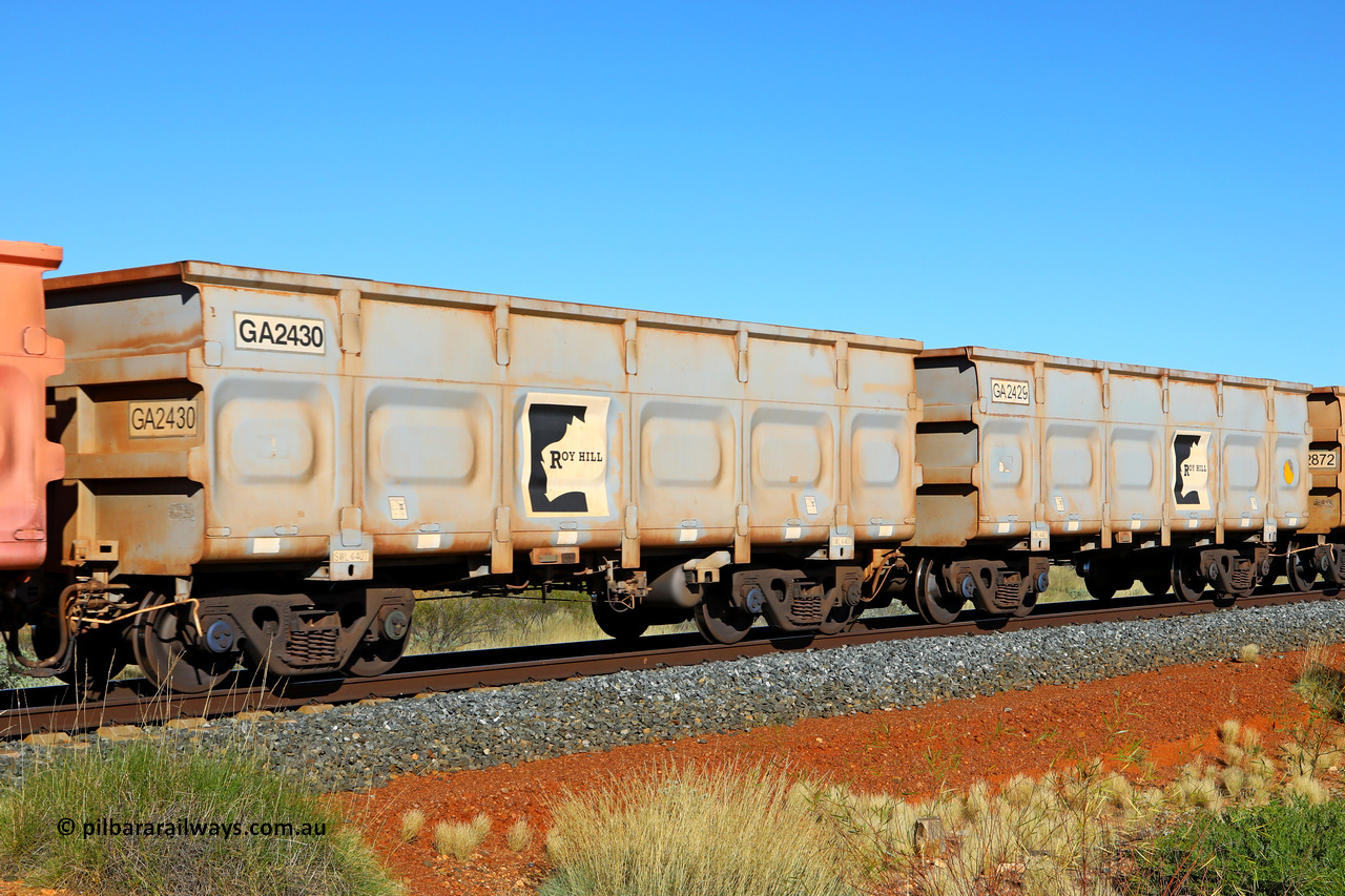 250501 0530
At the 88.448 km, just south of HPPL crossing loop on the Roy Hill line, empty Roy Hill waggon pair GA 2429 - GA 2430, built in China by CSR Yangtze as an CCK138 model ore waggon. May 1, 2025.
Keywords: GA-type;GA2429-GA2430;CSR-Yangtze;CCK138;