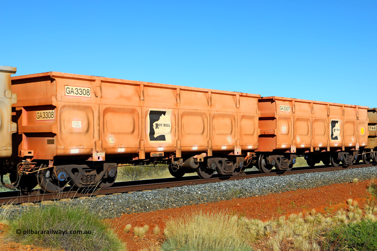 250501 0541
At the 88.448 km, just south of HPPL crossing loop on the Roy Hill line, empty Roy Hill waggon pair GA 3307 - GA 3308, built in China by CRRC Yangtze as an CCK138 model ore waggon in Breast Cancer Awareness pink livery. May 1, 2025
Keywords: GA-type;GA3307-GA3308;CRRC-Yangtze;CCK138