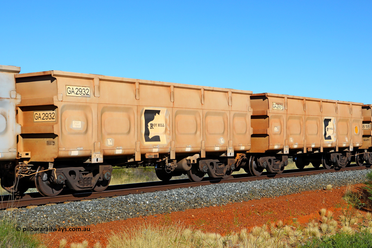 250501 0554
At the 88.448 km, just south of HPPL crossing loop on the Roy Hill line, empty Roy Hill waggon pair GA 2931 - GA 2932, built in China by CSR Yangtze as an CCK138 model ore waggon. May 1, 2025.
Keywords: GA-type;GA2931-GA2932;CSR-Yangtze;CCK138