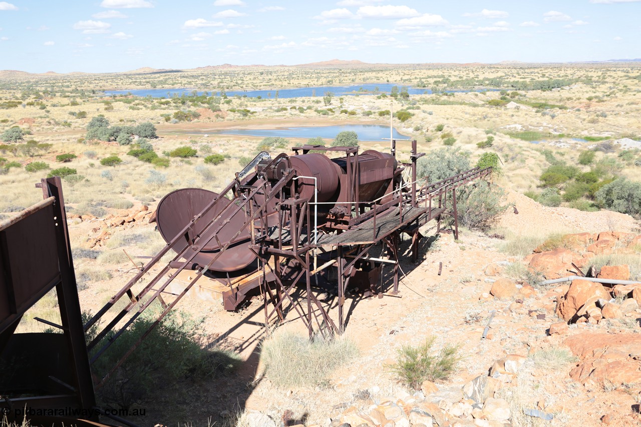 140517-4356
Marble Bar, Prospector Creek, tin mine, near Fishers Cairn the area was a Tailings Lease #10 (87H) - FISHERS CAIRN held by Moolyella Tin Pty. Ltd in the 1960s, then a machinery lease in the 1970s. Remains of a dry tin concentrate plant. [url=https://goo.gl/maps/56rBXcyAjor]Location Here[/url].
