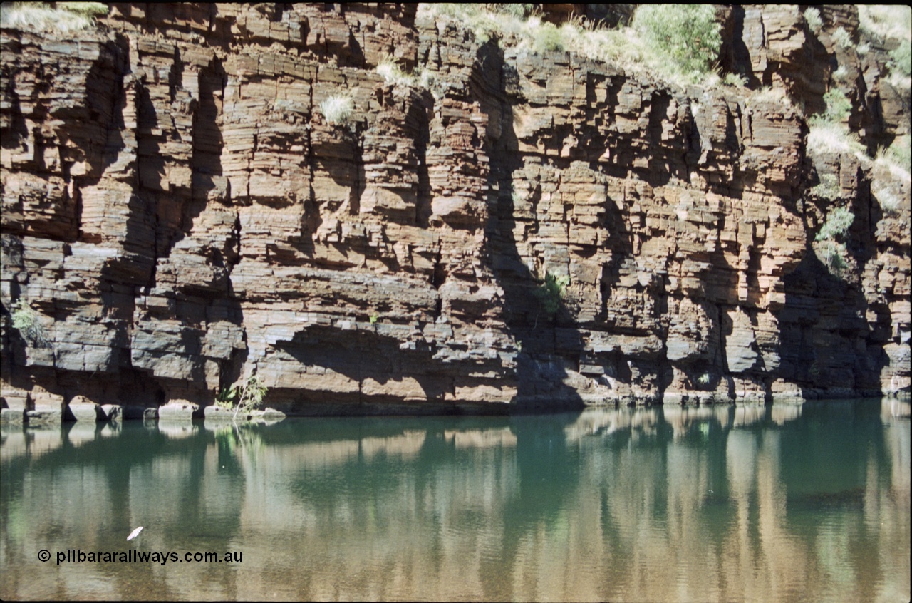 204-17
Wittenoom Gorge Mine area, pool located near mine site.
