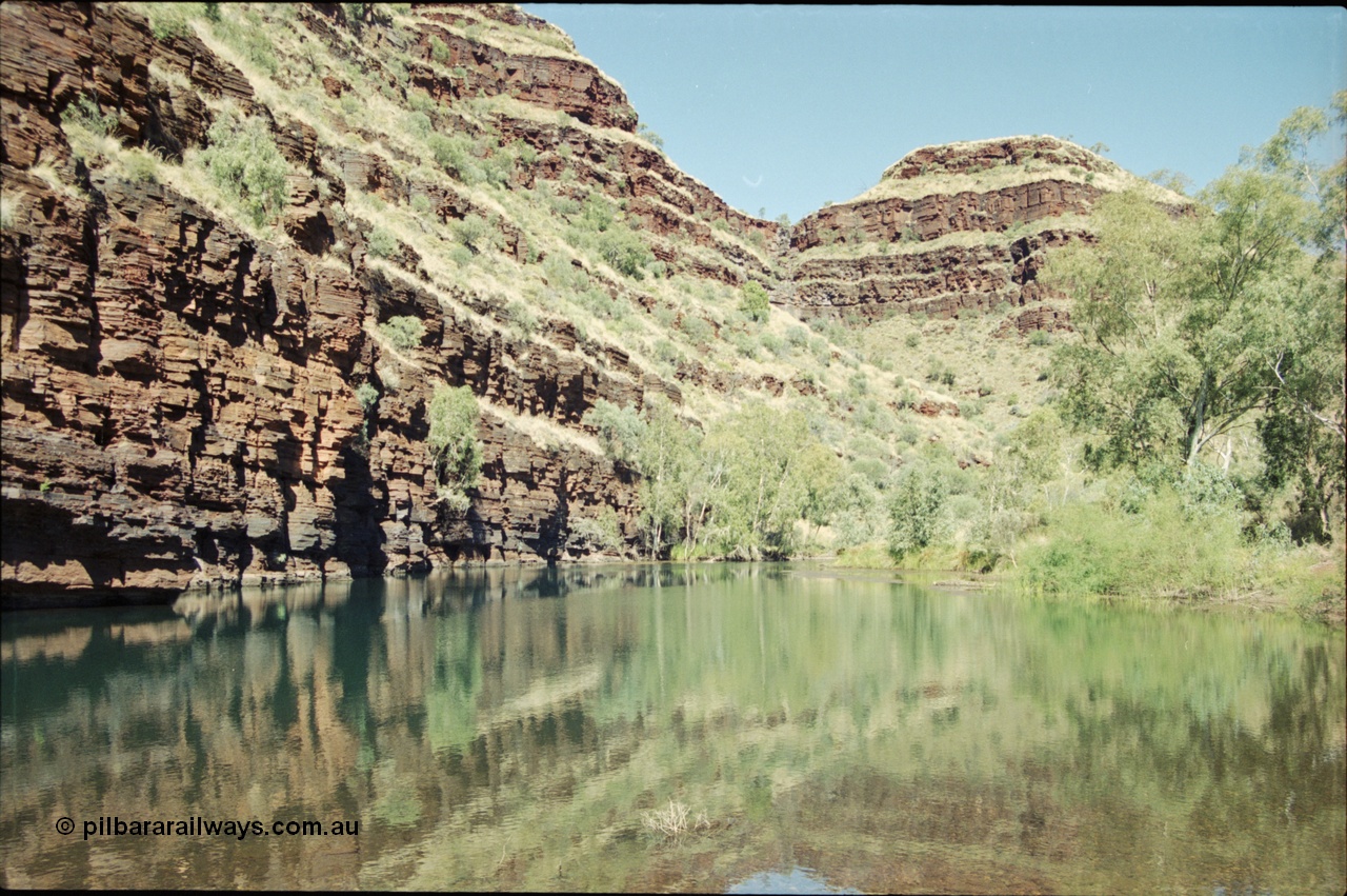 204-19
Wittenoom Gorge Mine area, pool located near mine site.
