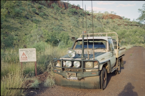 204-06
Yampire Gorge, road out of the mining area with warning sign, Toyota HJ75 Landcruiser ute, PH 5090.
