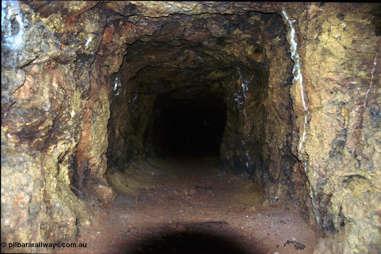 205-32
Koodaideri, drive cut into side, early exploration, drive dug by Umberto, former Hancock employee and worker and caretaker at the Wittenoom mine sites.
