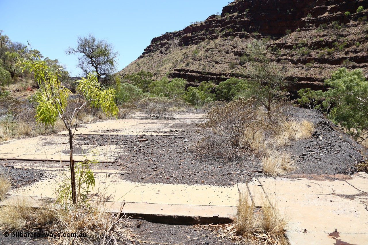 160101 9769
Wittenoom Gorge, Gorge Mine area, asbestos mining remains, concrete slab for railway workshops, track set in concrete. Location of image is [url=https://goo.gl/maps/ADFfM5kEkGm]here[/url].
