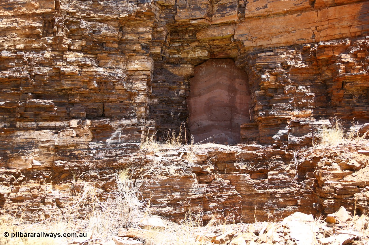 160101 9789
Wittenoom Gorge, Gorge Mine area, mine adit no. 4. [url=https://goo.gl/maps/ZxBygWRWHsB2]Geodata[/url].
