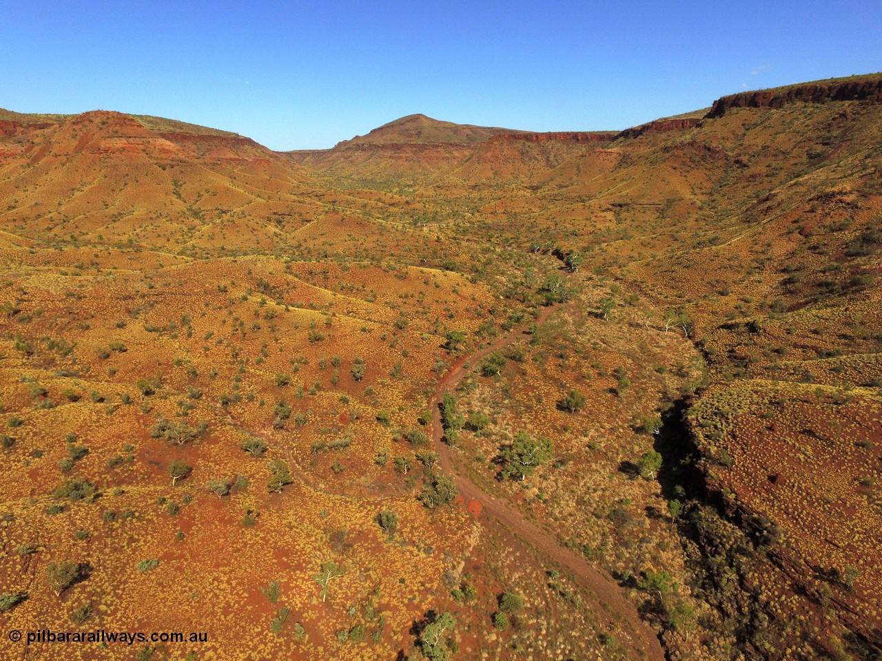 160102 DJI 0029
Wittenoom Gorge, view up looking west up a side gorge after Third Crossing. [url=https://goo.gl/maps/PKqPgijaatvzXeZv6]Geodata[/url].
